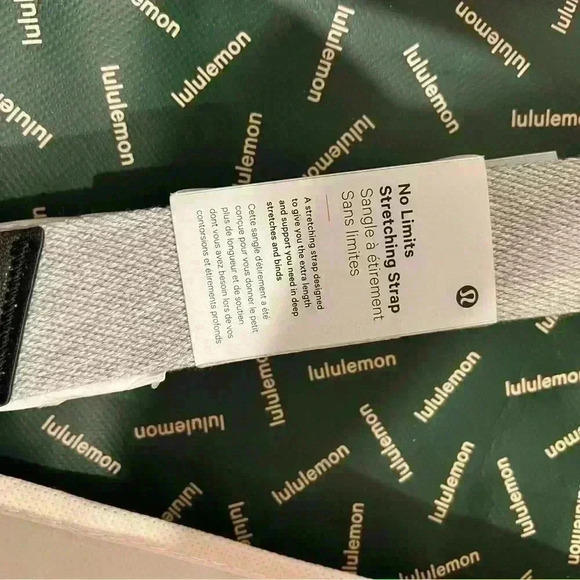 Lululemon 🍋 - no limits stretching strap - Picture 4 of 4
